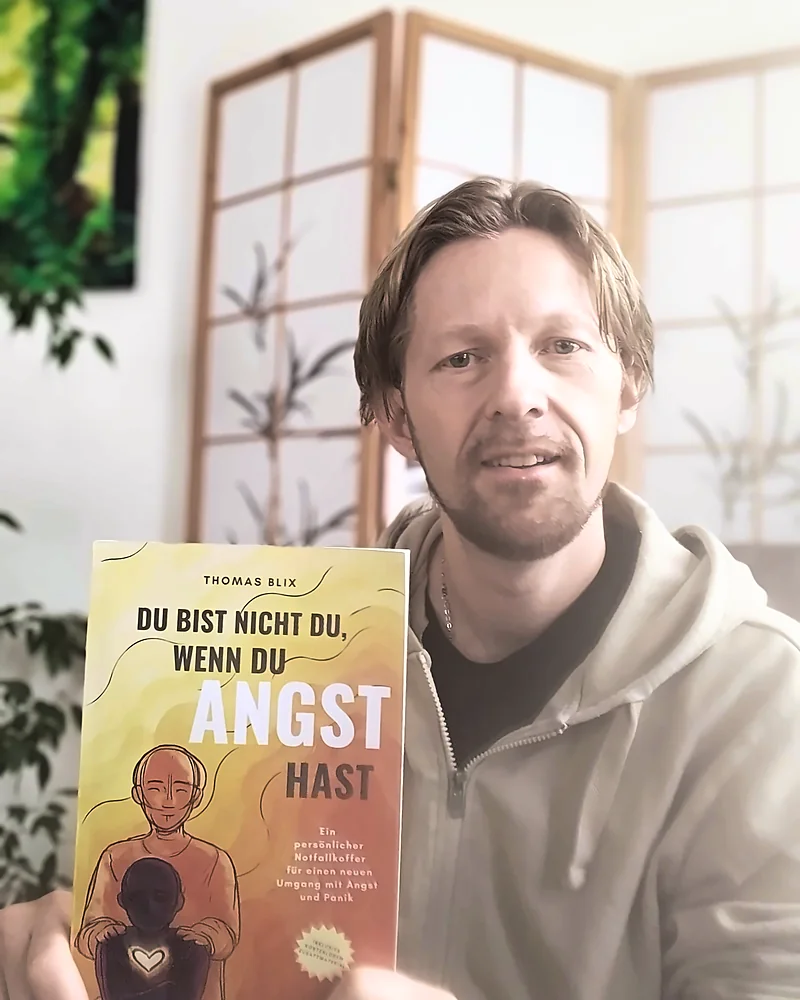Thomas Blix mit seinem Buch