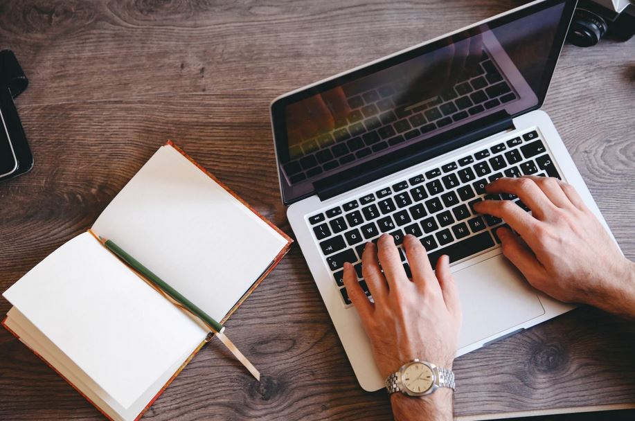 Was kostet es, ein Buch im Selfpublishing zu veröffentlichen? Der ultimative Budget-Guide