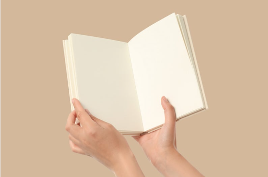 Das leere Blatt starrt Dich an? 4 Schritte, wie Du endlich Dein Buch anfängst